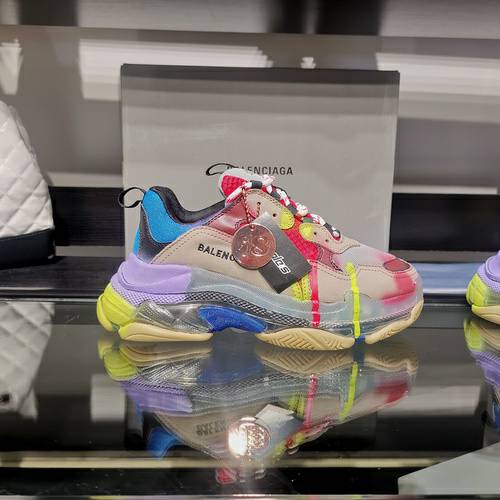 Picture of Balenciaga Shoes Men _SKUfw81154420fw